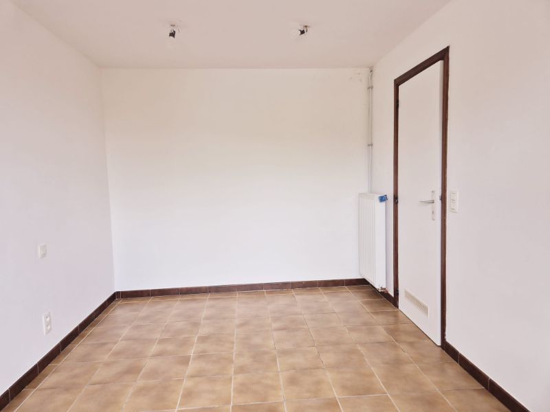 Roeselare-stadskern. Naast het Geytepark is dit vernieuwd twee-slaapkamerappartement gelegen op de tweede verdieping met prachtige zichten. Terras van 8.5m2. VERNIEUWD ! foto 8