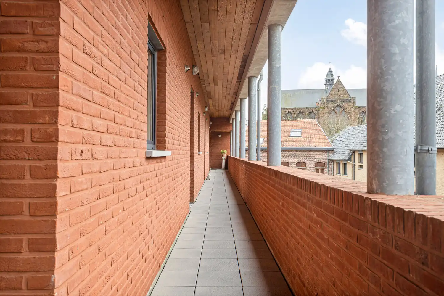 ZEER RUIM DUPLEX APPARTEMENT CENTRUM DIEST MET ZICHT OP PARK! foto 3