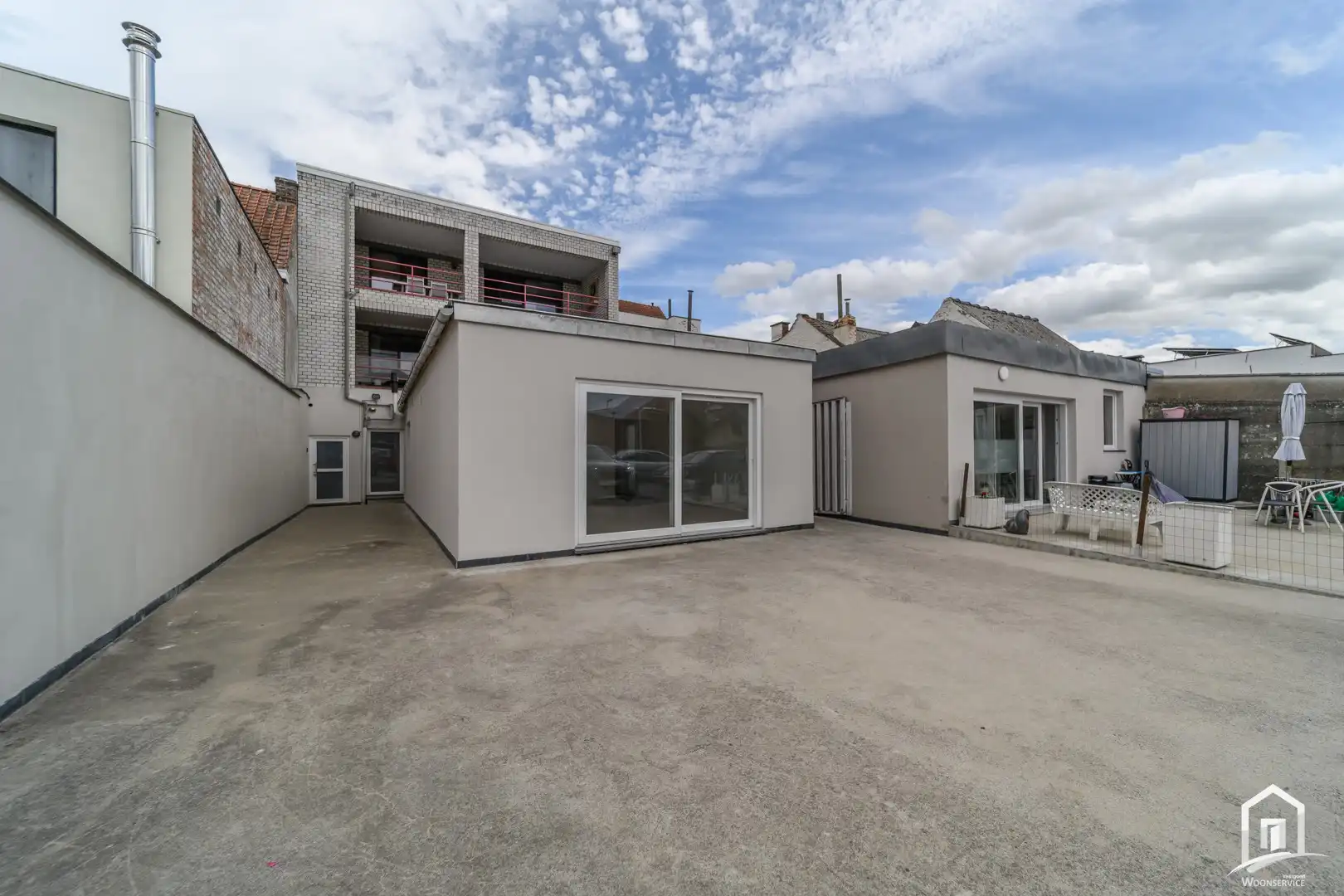 UNIEKE INVESTERING: 2 INSTAPKLARE GELIJKVLOERSE APPARTEMENTEN MET TERRAS EN STAANPLAATS foto 18
