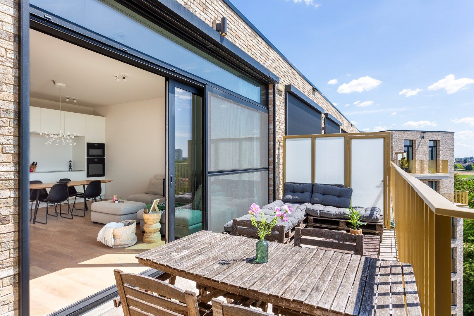 Moderne penthouse met drie slaapkamers en zonnig terras in hartje Zurenborg – Antwerpen foto 8