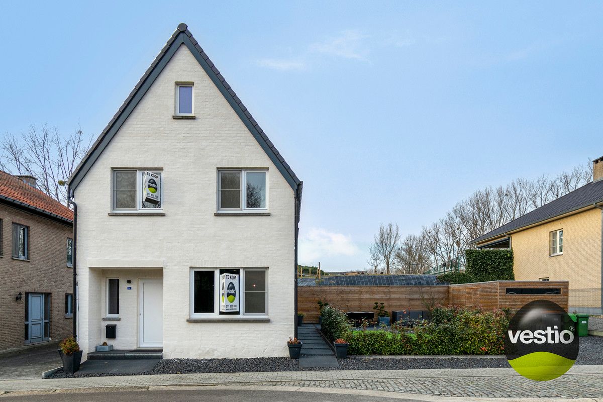 STIJLVOLLE VOLLEDIG GERENOVEERDE WONING OP 2A80CA TE RIJKHOVEN. foto 29