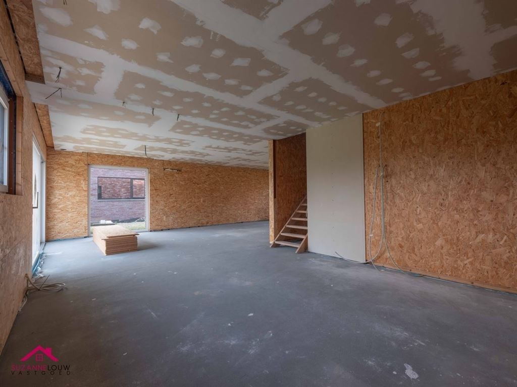 Zeer ruime nieuwbouwwoning, nog verder af te werken foto 13