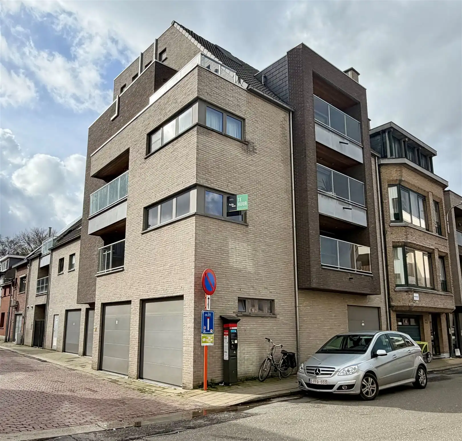 Instapklaar centraal gelegen appartement met garage foto {{pictureIndex}}