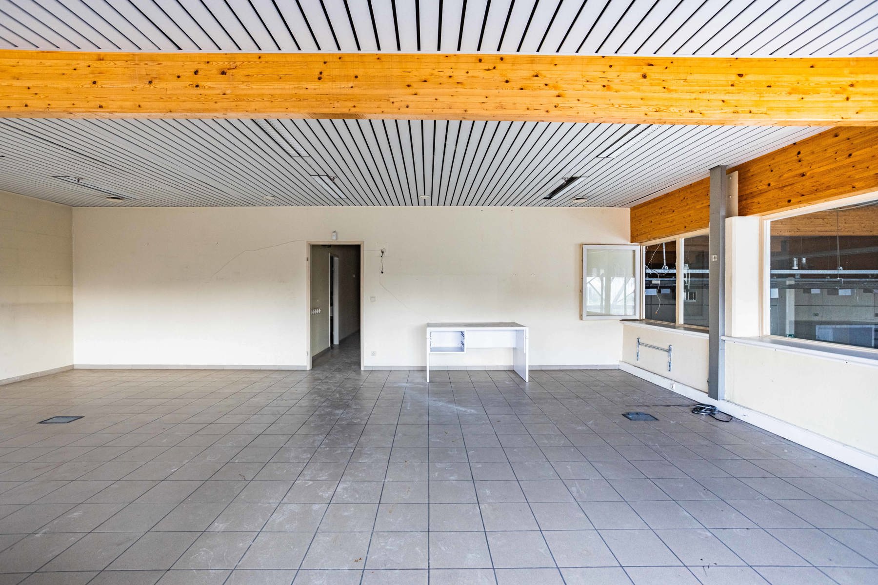 Polyvalent handelspand/kantoren pand op topligging foto 21