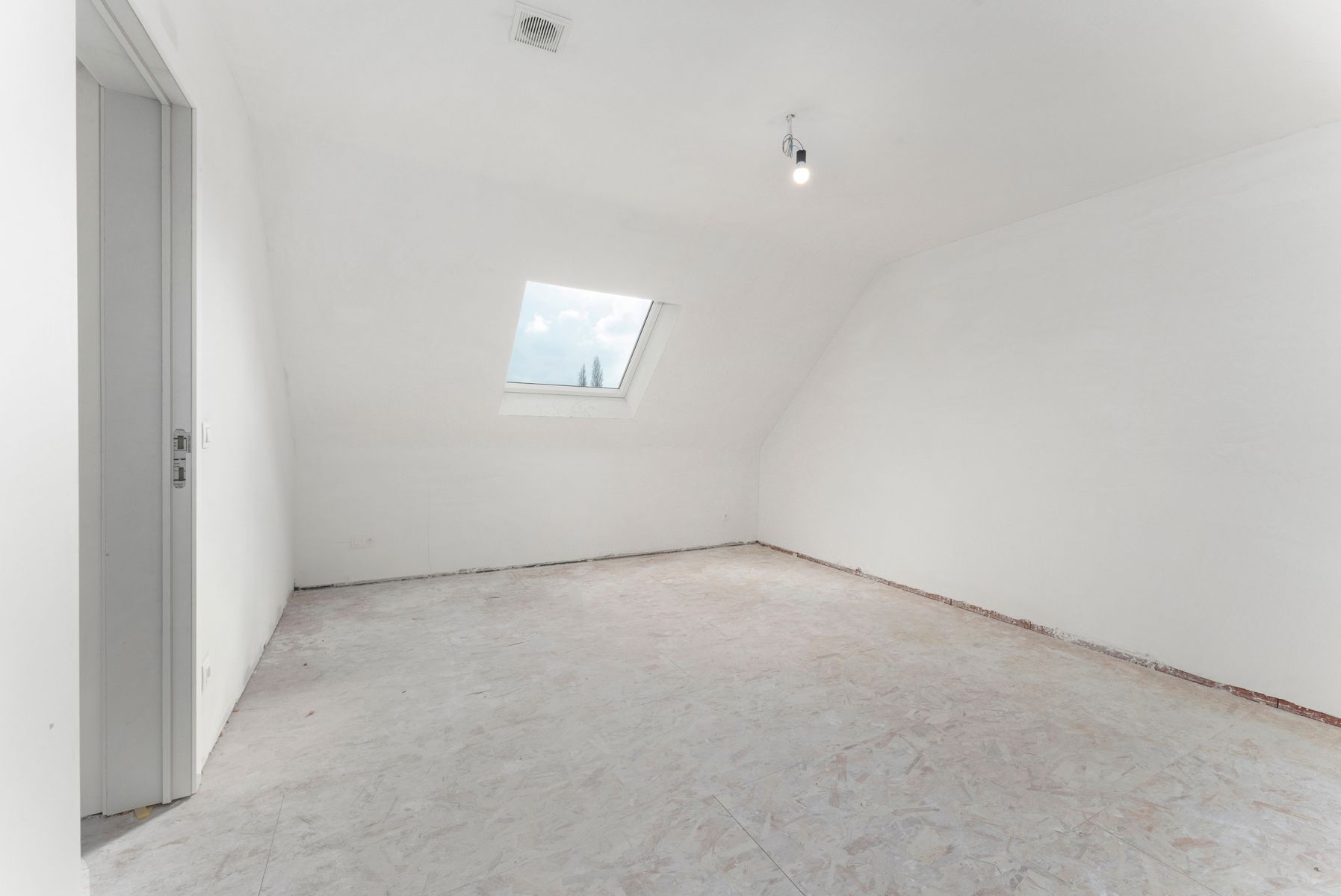 Instapklare, BEN, halfopen woning in het hart van Wingene foto 14