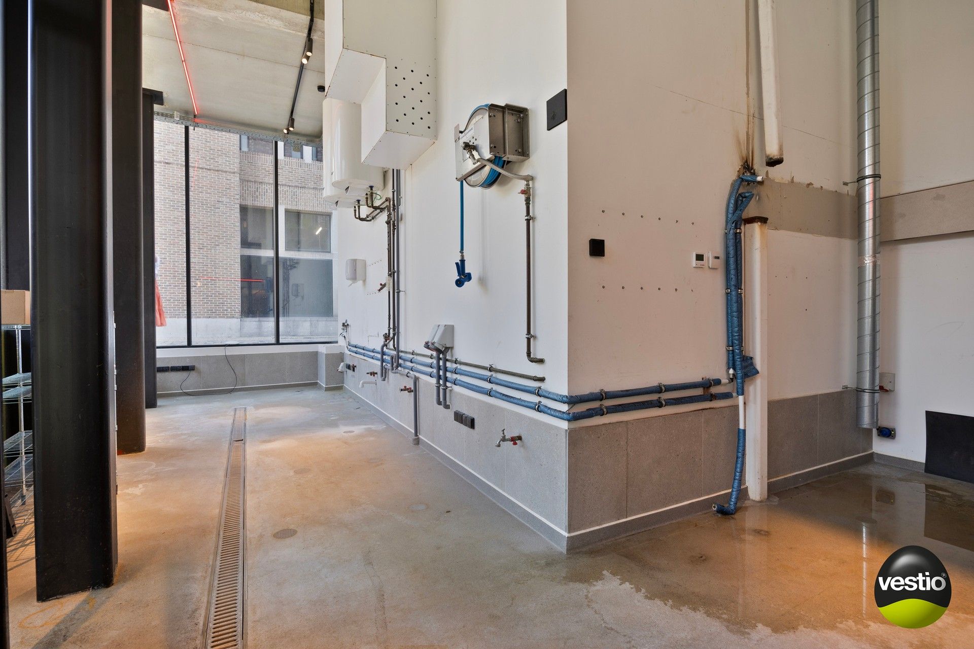 Polyvalent handelspand van ca. 245 m² op strategische locatie in centrum Hasselt. foto 16