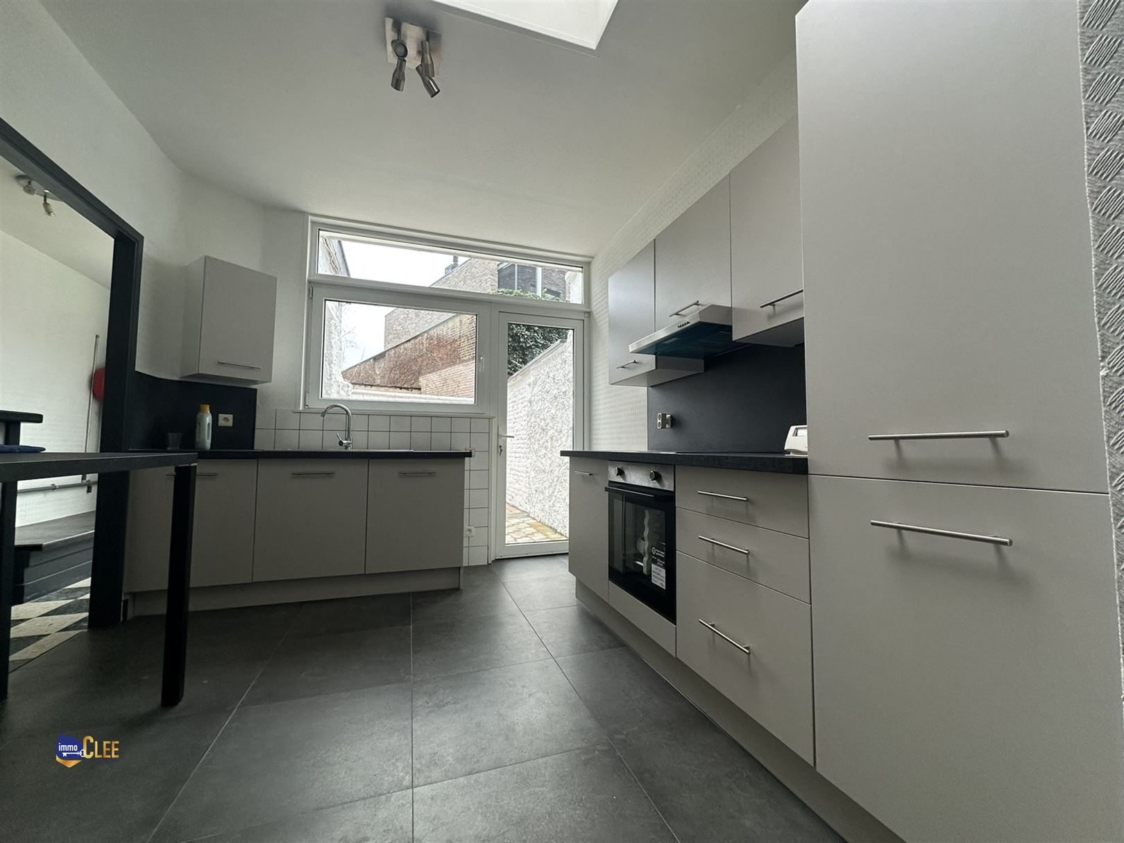 Ruime stadswoning met 3 slpks en koer foto 7