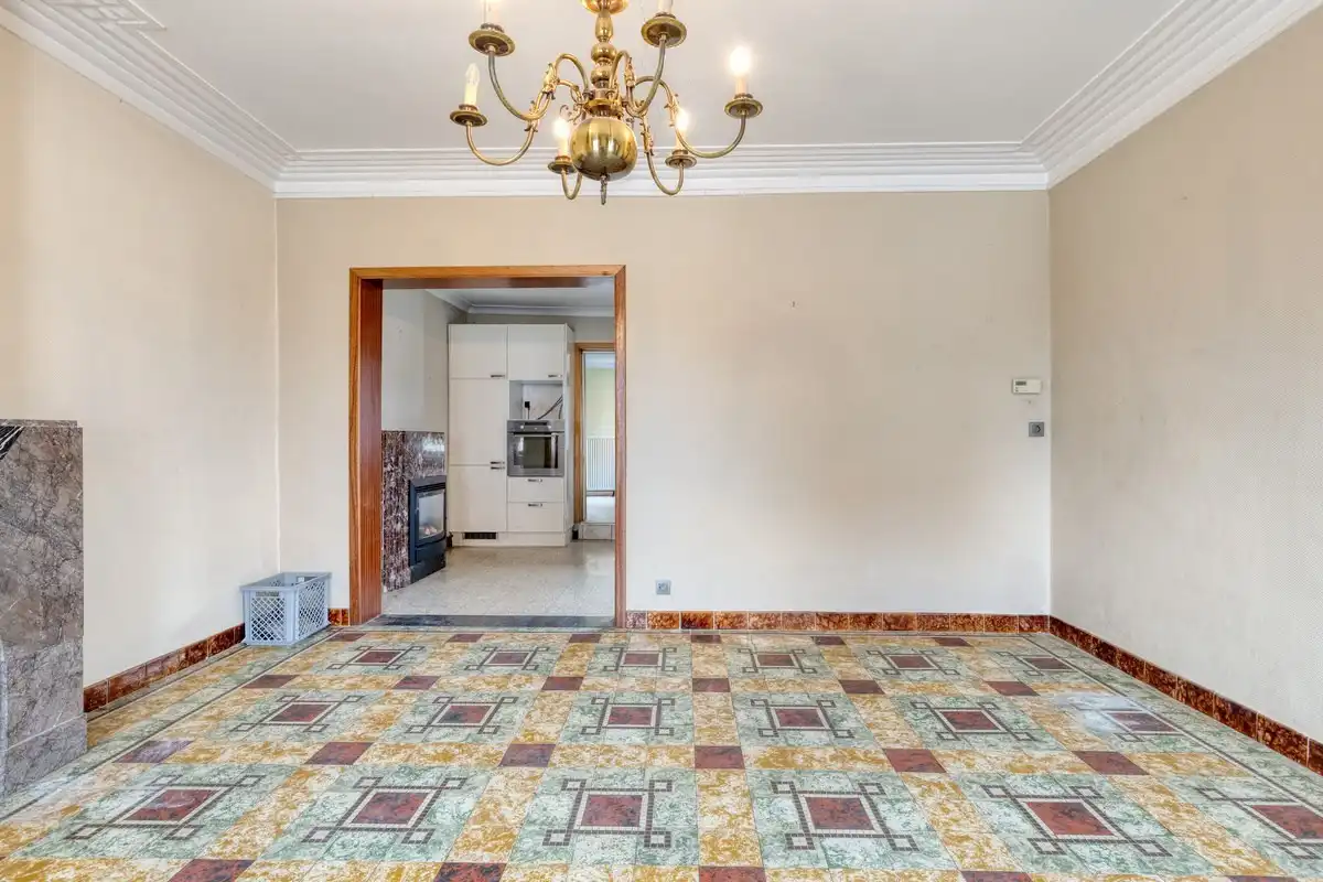 Mogelijkheid om te splitsen in 2 woningen - Half open bebouwing (hoeve) met 5 slaapkamers, tuin, terras en zeer ruime garage in Oorbeek (Tienen)! – EPC 730 kWh/ foto 4