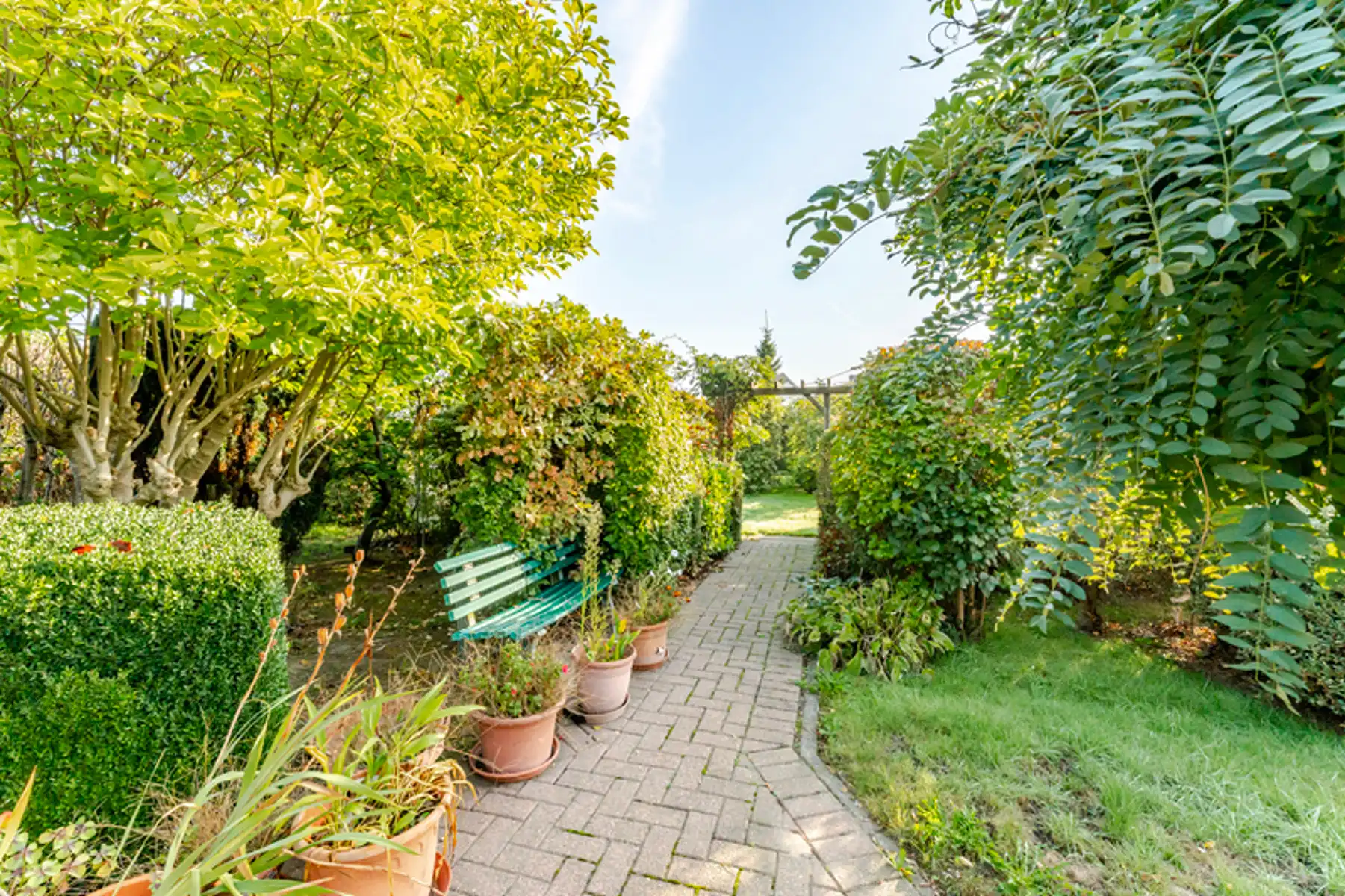 Vrijstaande woning op ruim perceel foto 17