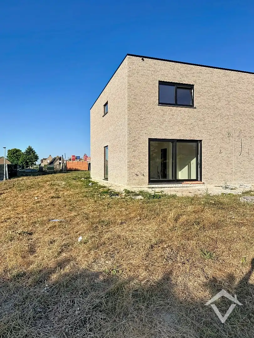 Woning met 3 slaapkamers en carport te Proven  foto 7
