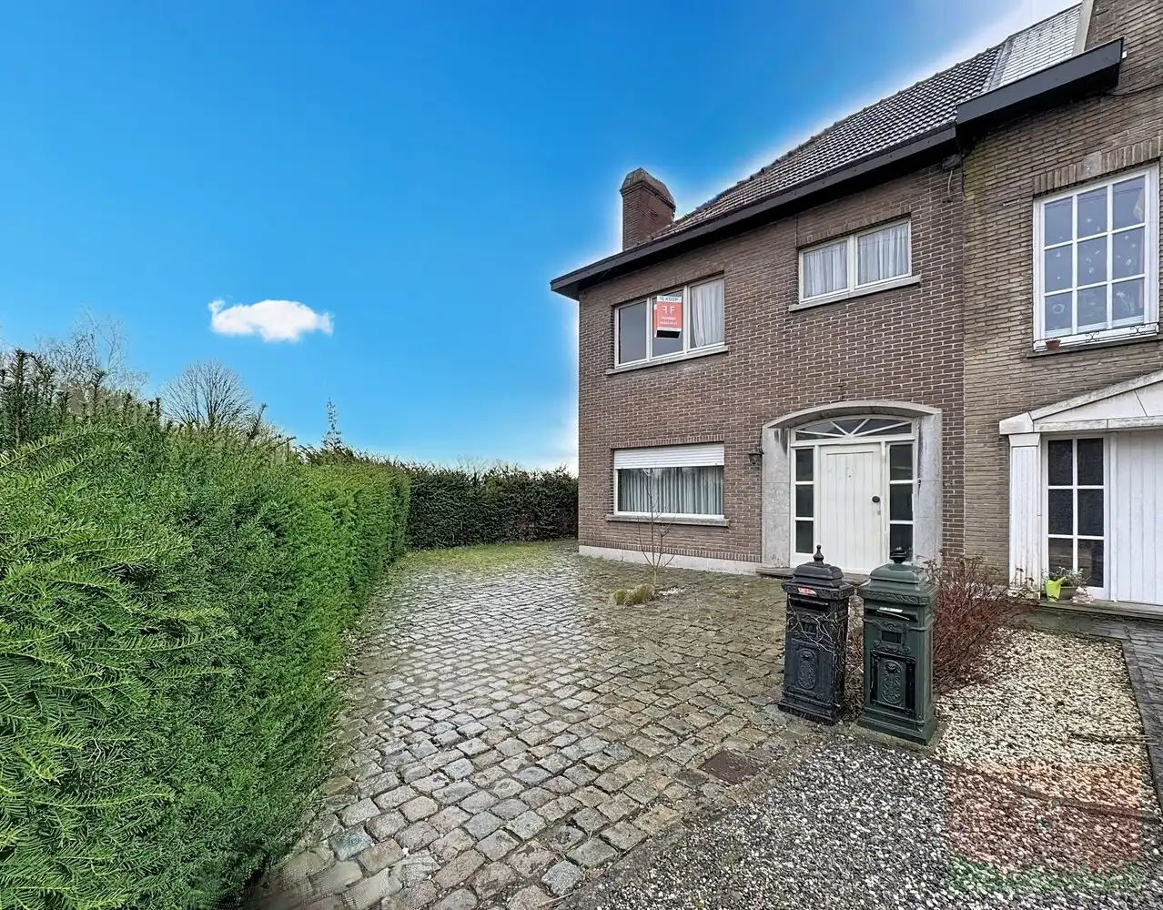 Karaktervolle halfopen gezinswoning aan de stadsrand van Aalst foto 24