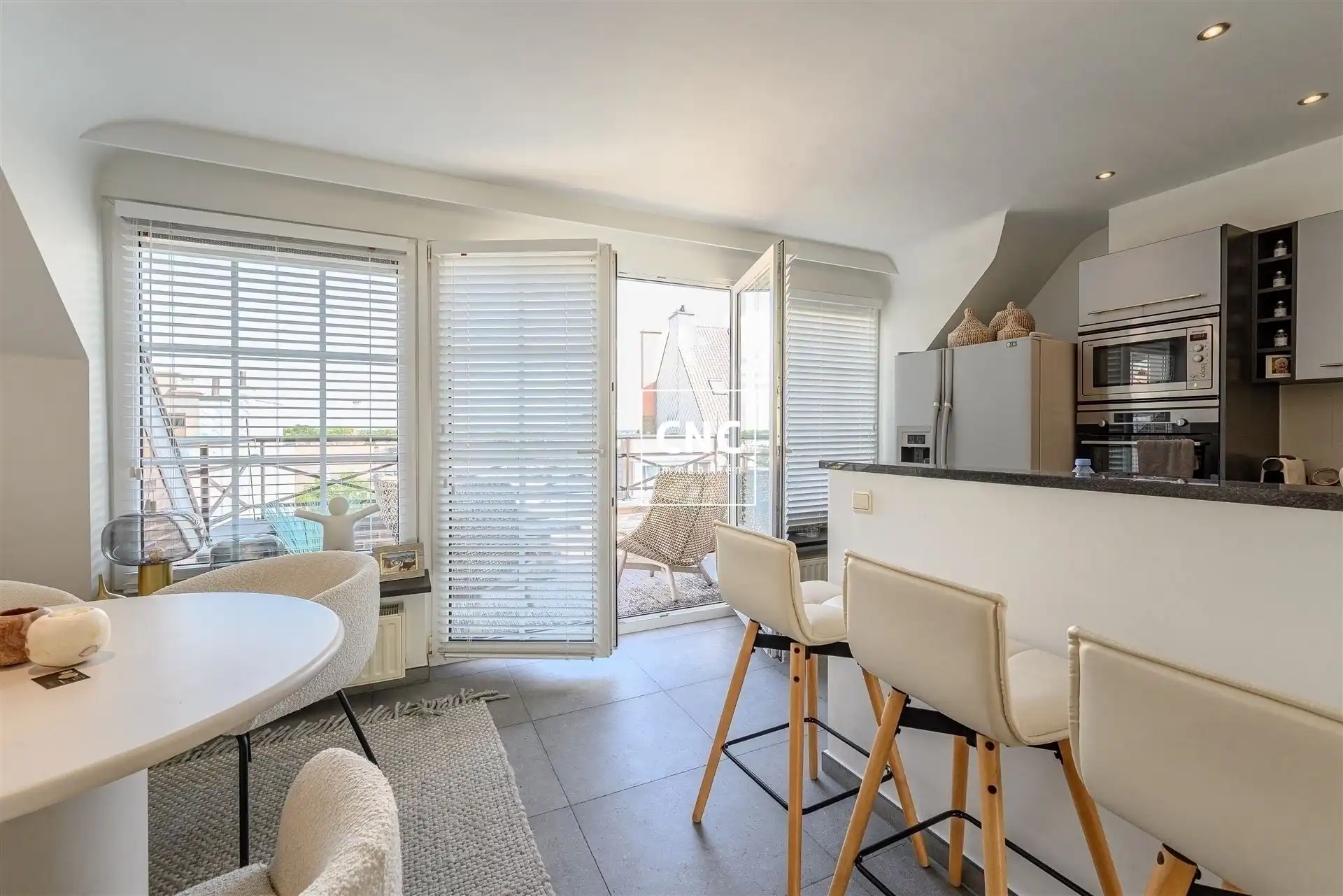 Prachtig instapklaar duplexappartement met 2 grote terrassen foto 9