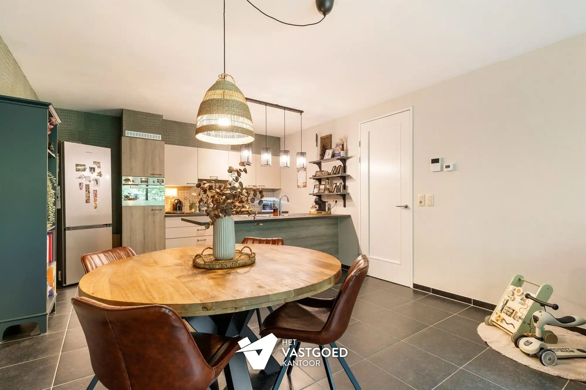 GEZELLIG APPARTEMENT MET 2 SLAAPKAMERS, RUIM TERRAS EN OVERDEKTE AUTOSTAANPLAATS TE BERINGEN foto 8