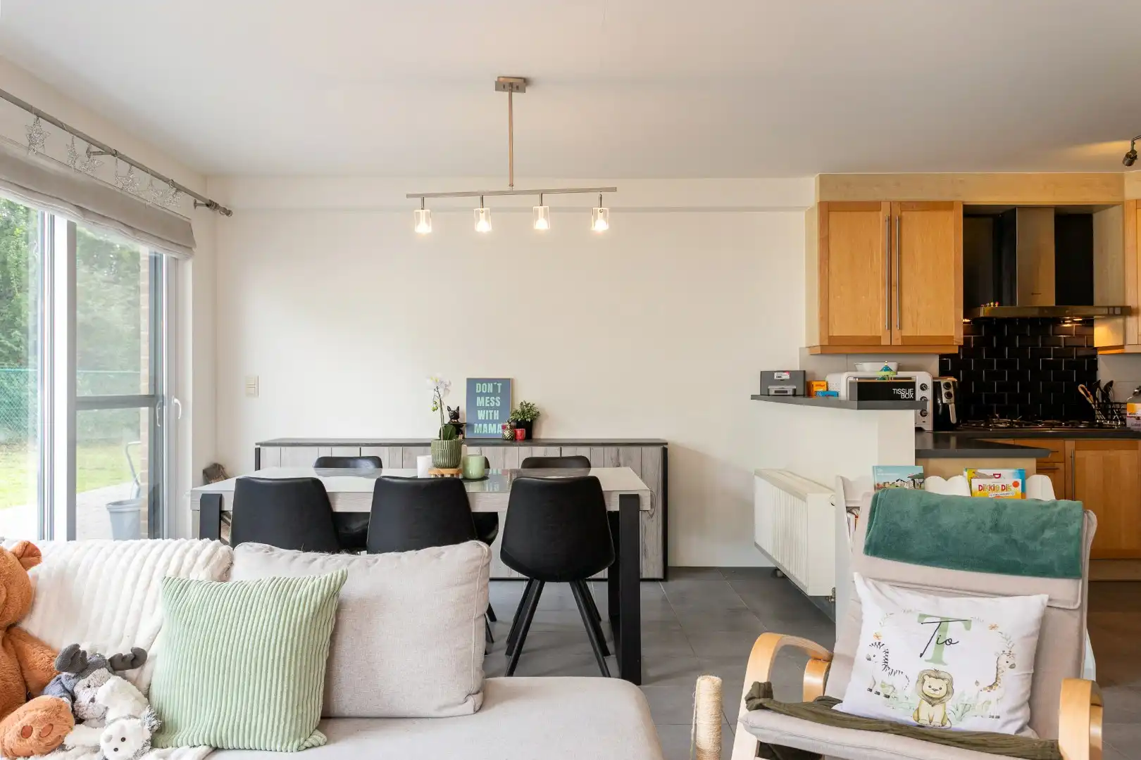 Instapklaar gelijkvloersappartement met 3 slaapkamers en tuin foto 4