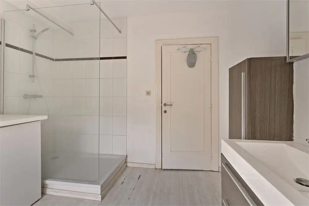 Te renoveren woning voor gemengd gebruik in landelijke omgeving foto 12