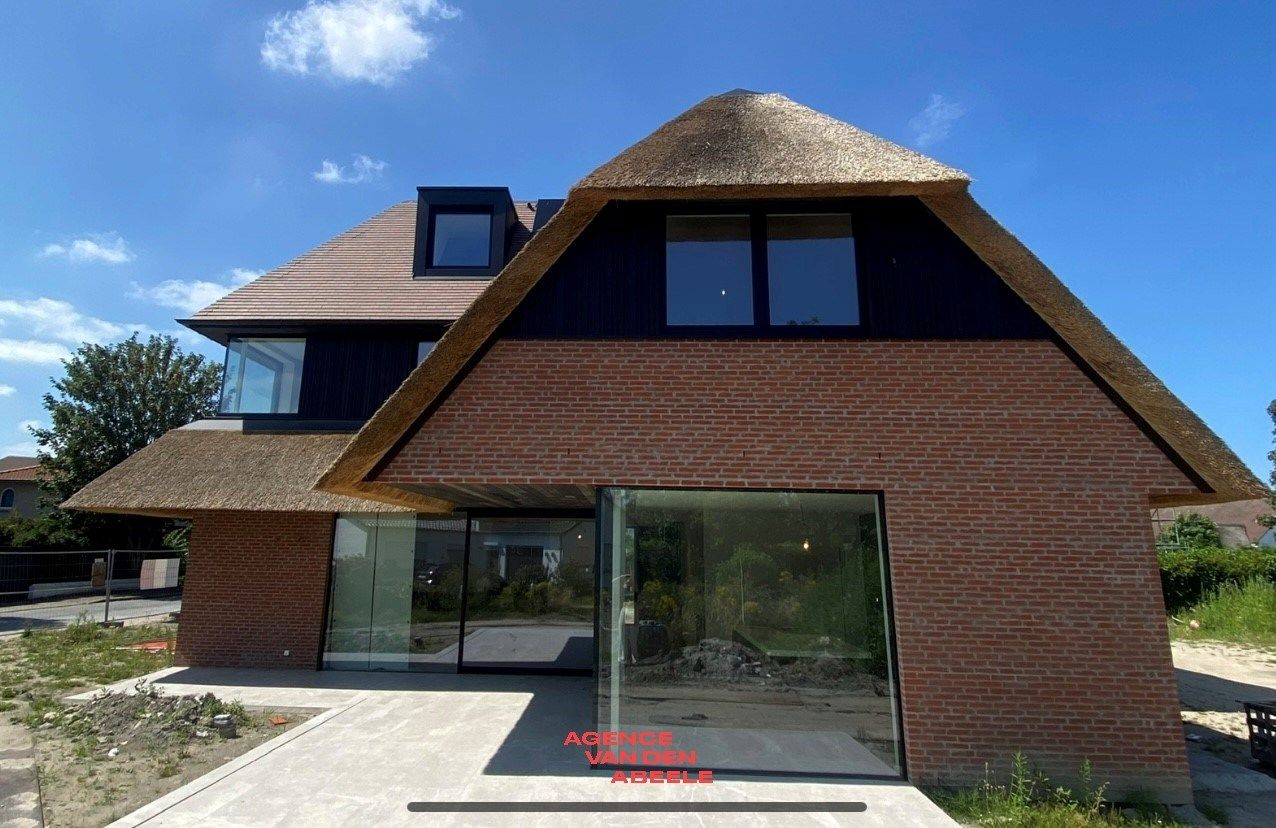 Nieuwbouwvilla in de exclusieve villawijk te Westkapelle, doch nabij het centrum van Knokke! foto 2