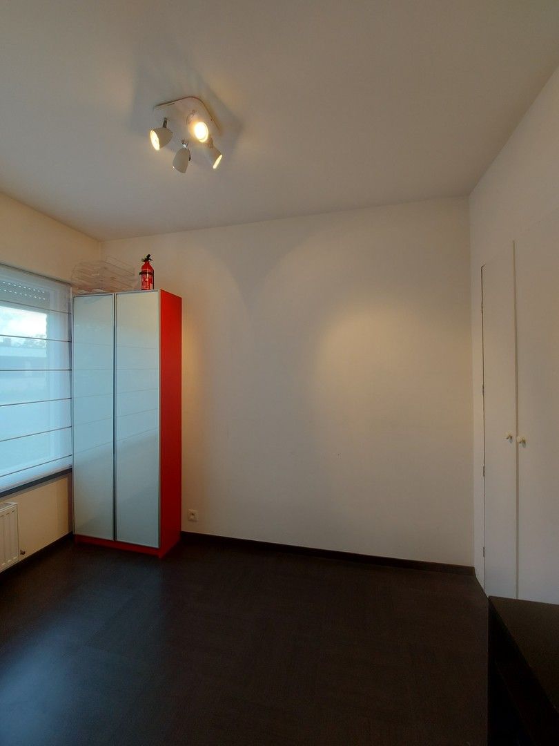 HALFOPEN WONING / 3 SLPK / GARAGE / TUIN foto 6