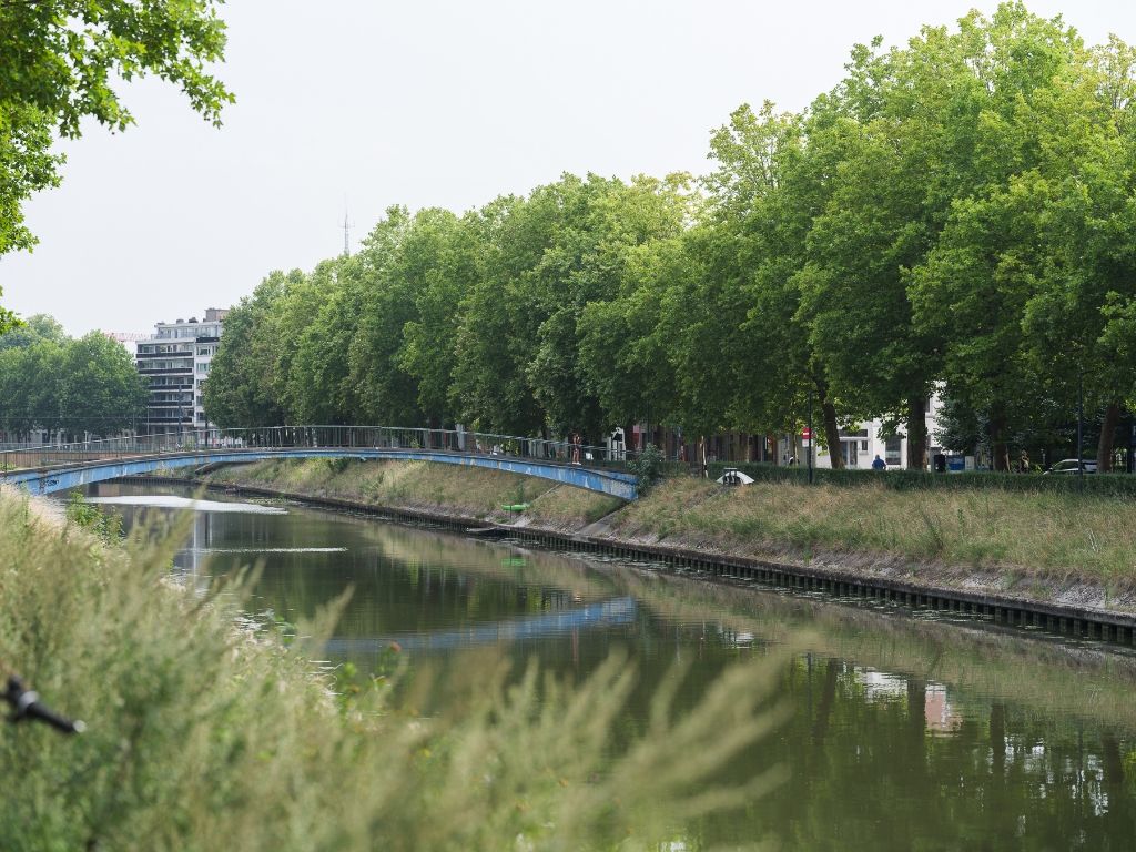 Lichtrijk 2-slpk appartement met een zicht over de Coupure foto 2