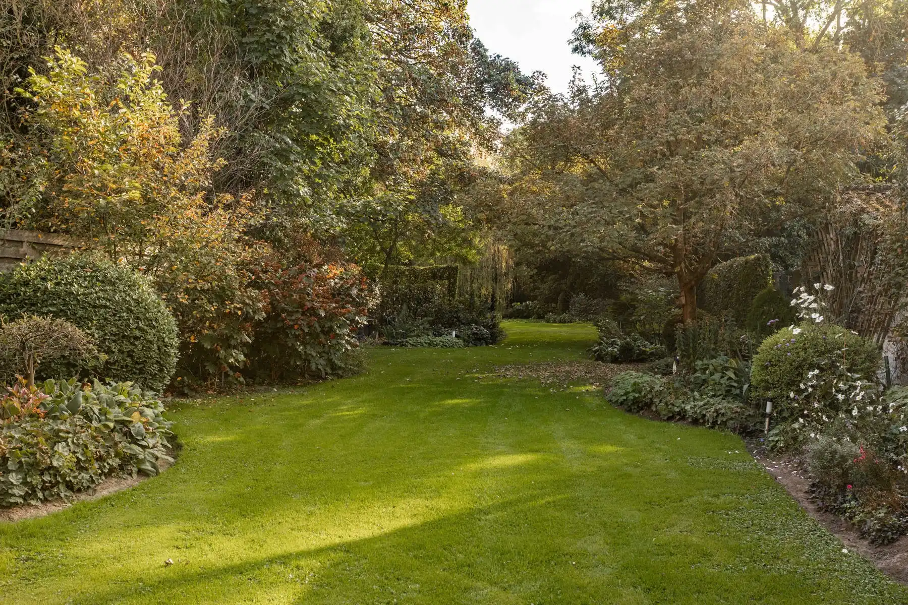 Authentieke herenwoning met prachtig aangelegde tuin! foto 27