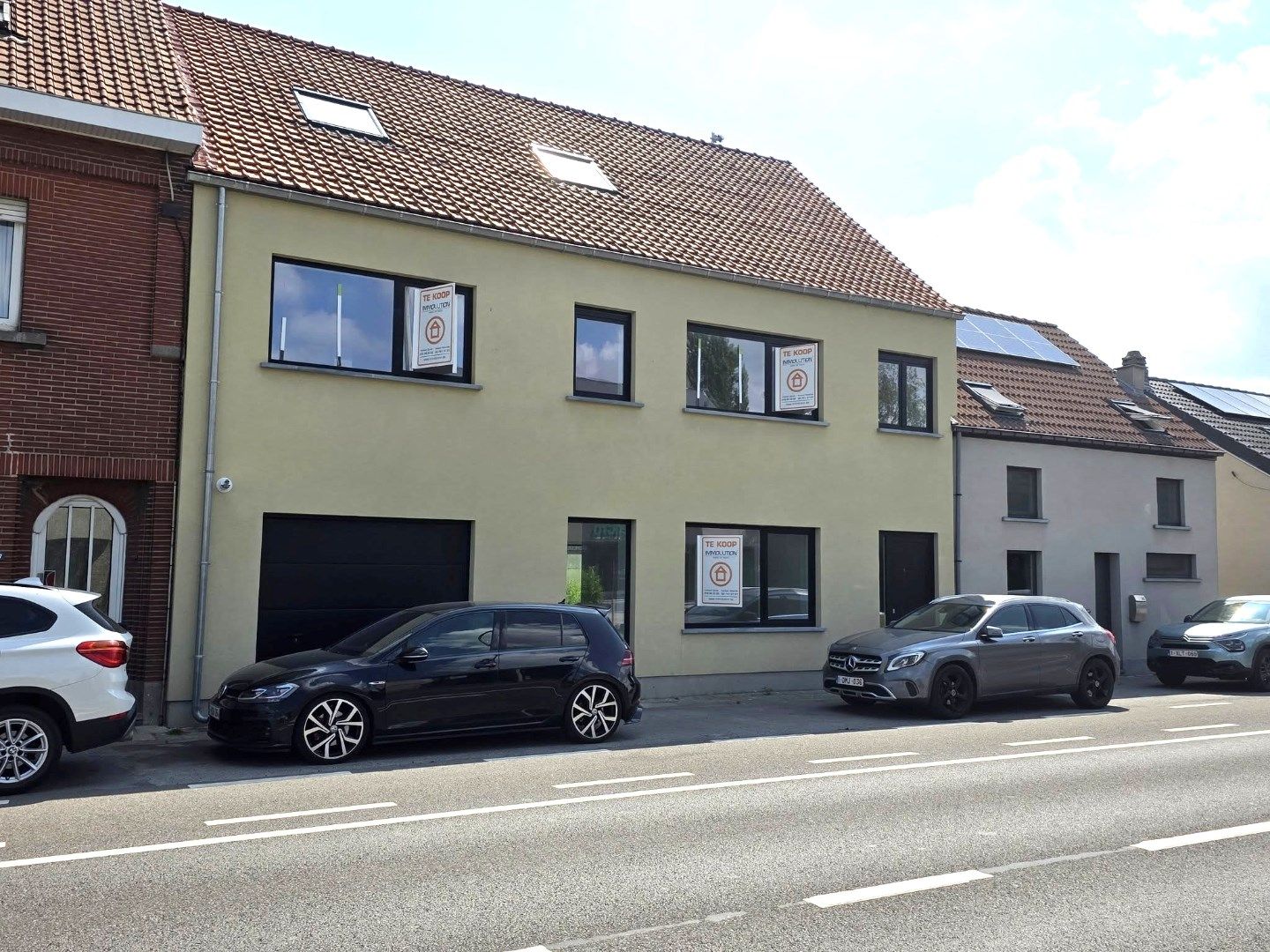 Unieke Dubbelwoonst in het Centrum van Eppegem – Ideaal voor Wonen & Vrij Beroep foto {{pictureIndex}}
