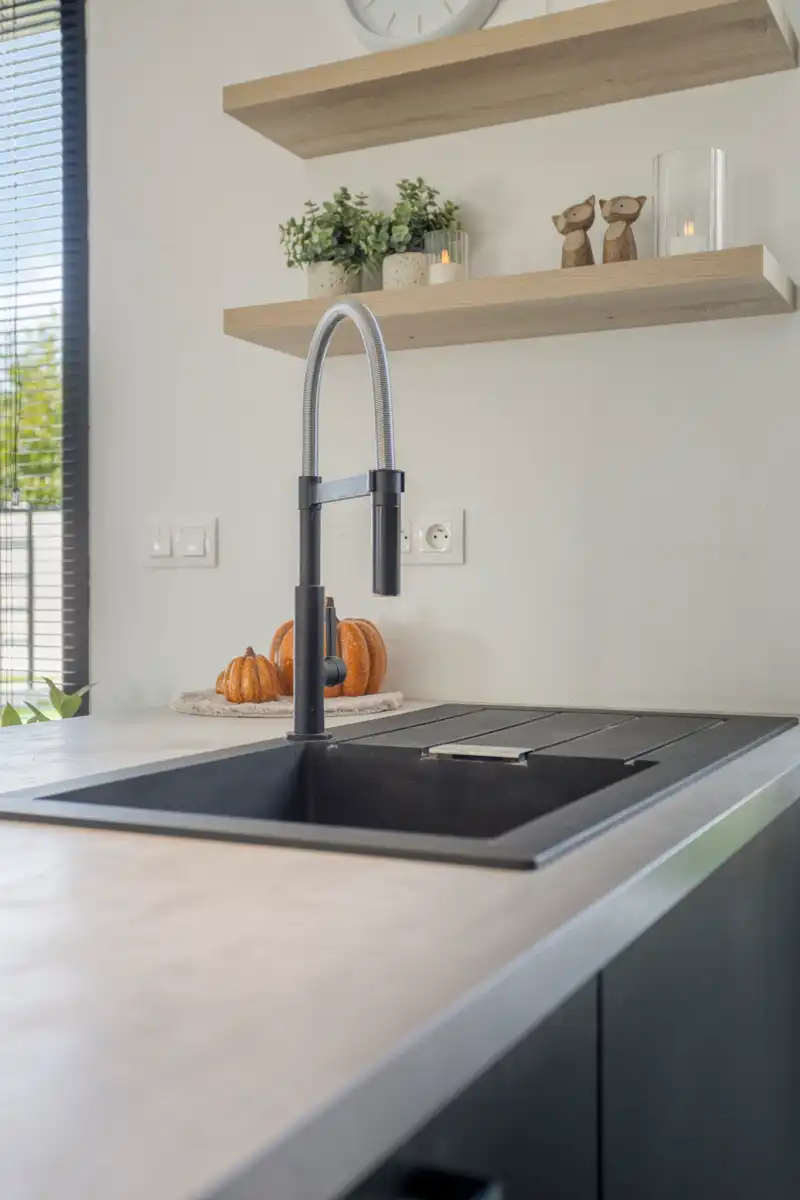 Volledig instapklare moderne halfopen woning in rustige wijk foto 13