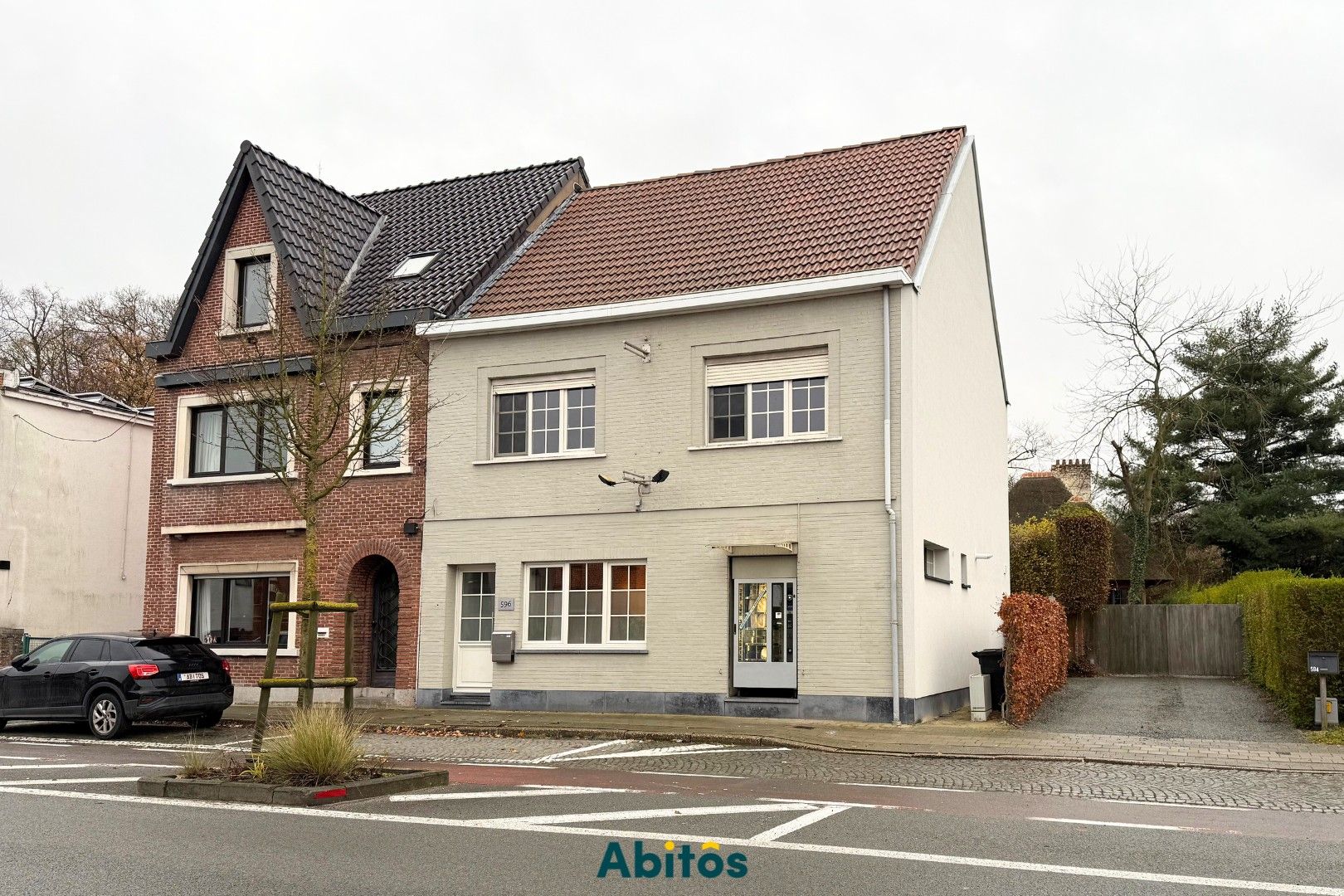 Instapklare halfopen woning op toplocatie nabij Damvallei foto {{pictureIndex}}