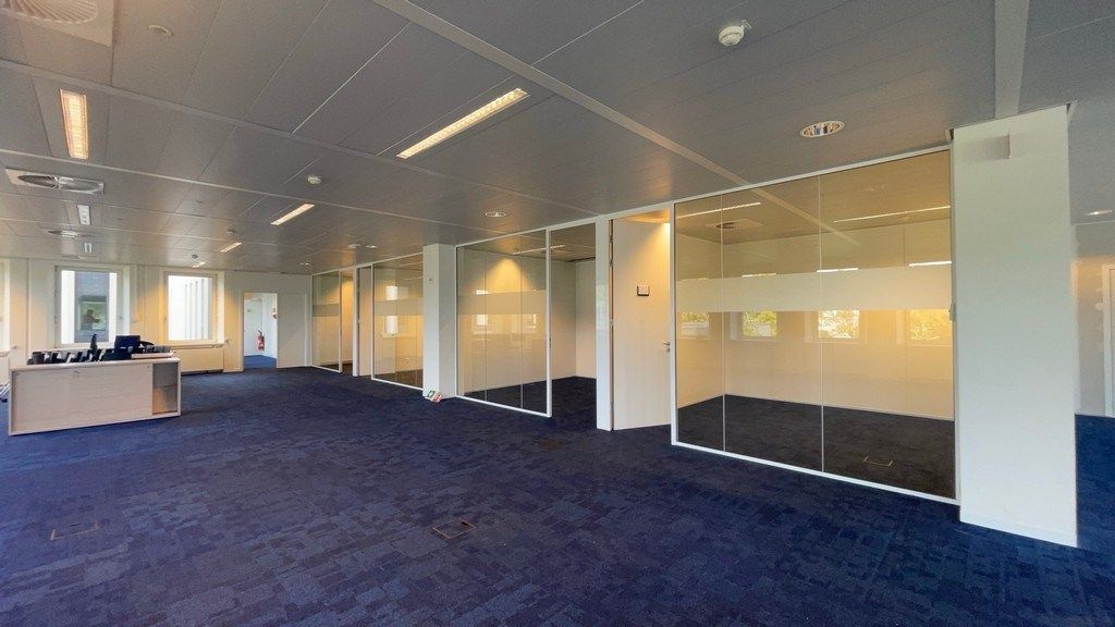 Instapklare kantoren te huur vlakbij E19 in Kontich foto 4