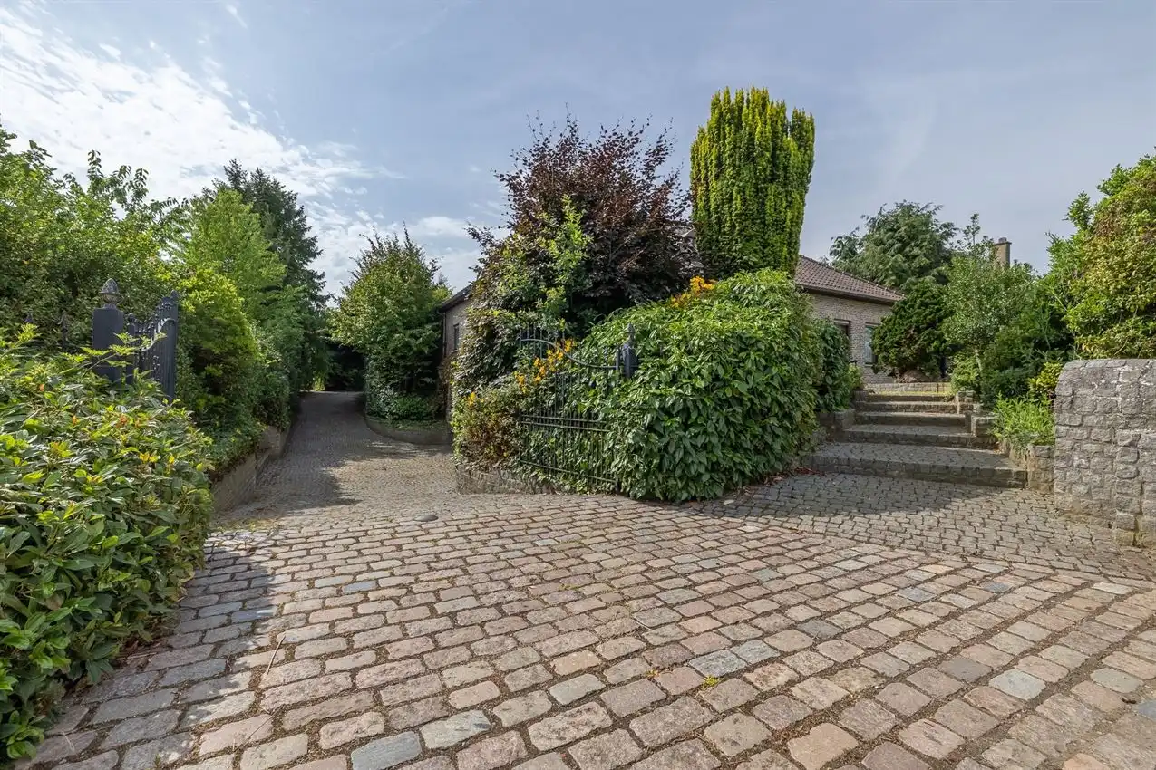 Landelijke villa op 1 hectare in Assent foto 3
