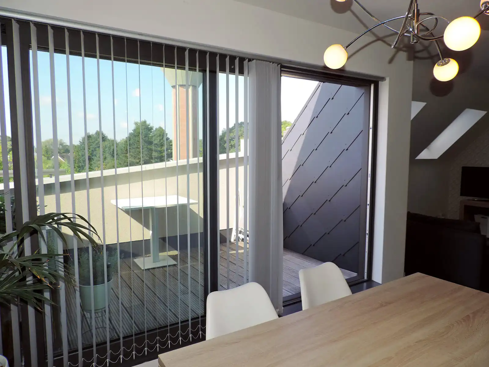 Een verzorgd appartement met zonneterras, garagebox & kelder foto 3