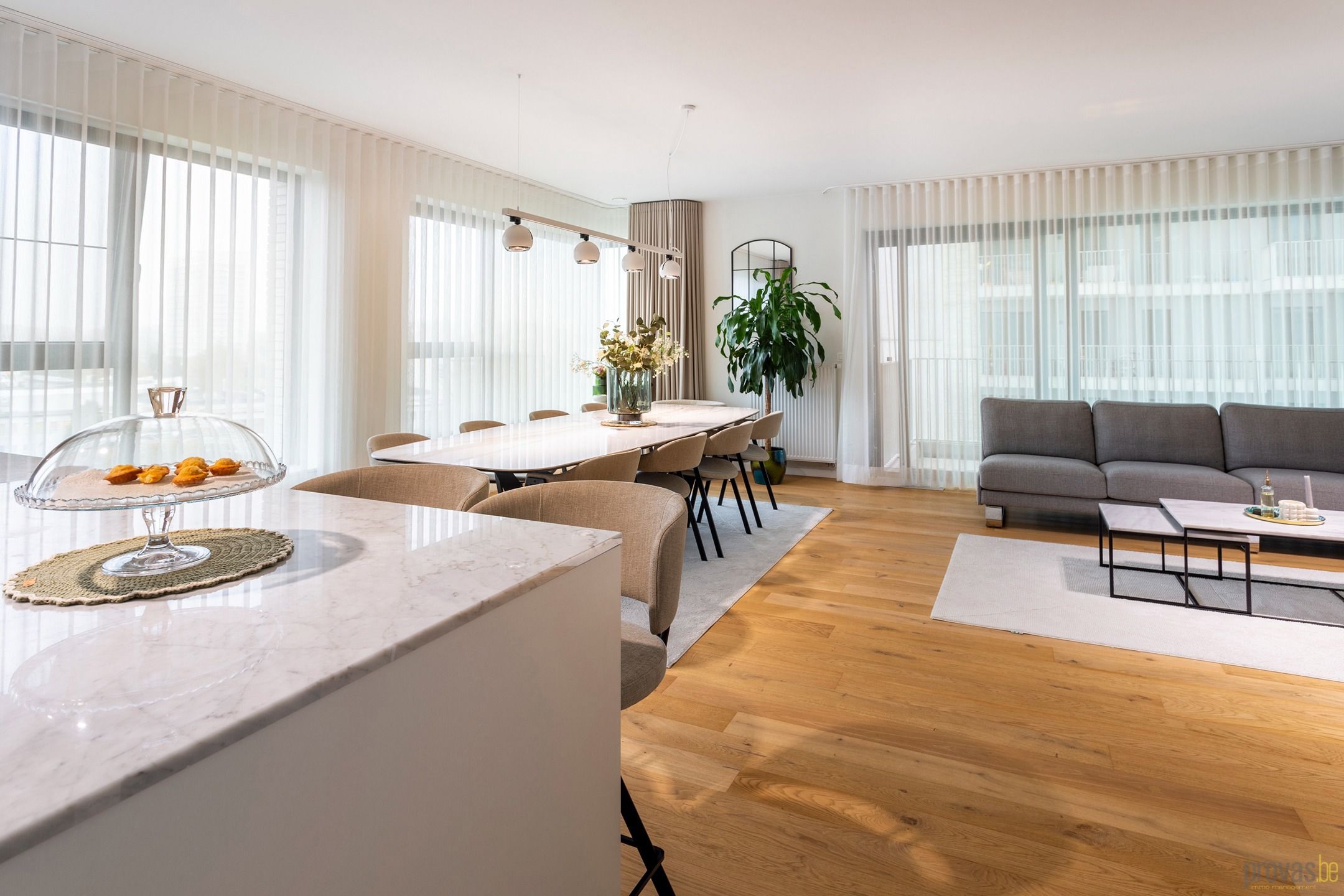 LUXE APPARTEMENT MET WEIDSE ZICHTEN, RUIM TERRAS EN 3 SLPKS foto 3