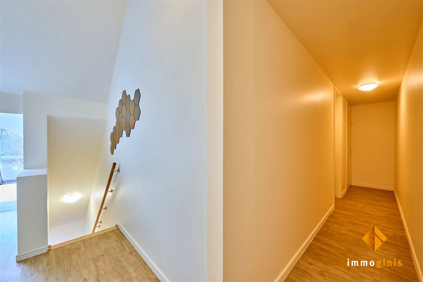 Ruime woning met 3 slaapkamers en dubbele garage op wandelafstand van het centrum van Bocholt! foto 14