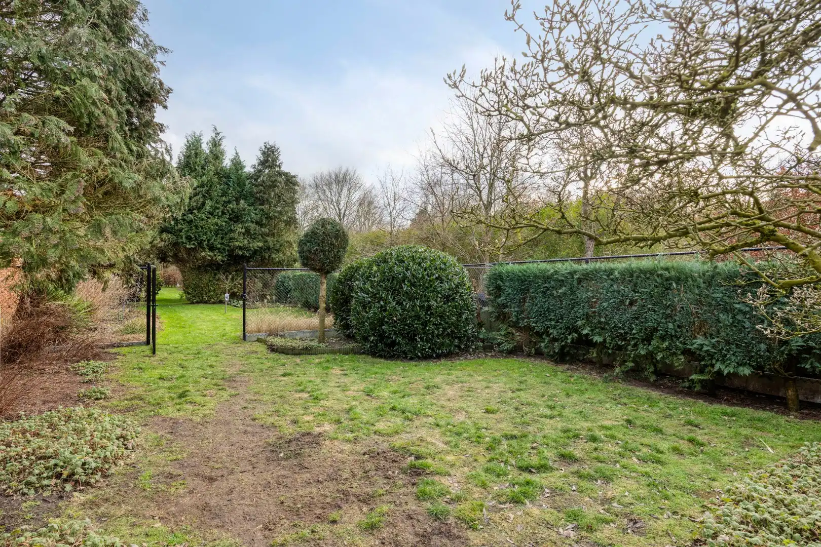 Ruime, instapklare woning met prachtig karakter en unieke tuin (29a40ca) !  foto 30