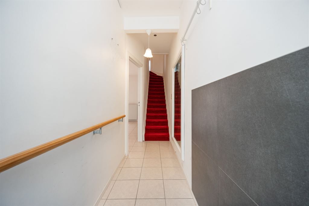 Instapklare gezinswoning met leuk tuintje! foto 8