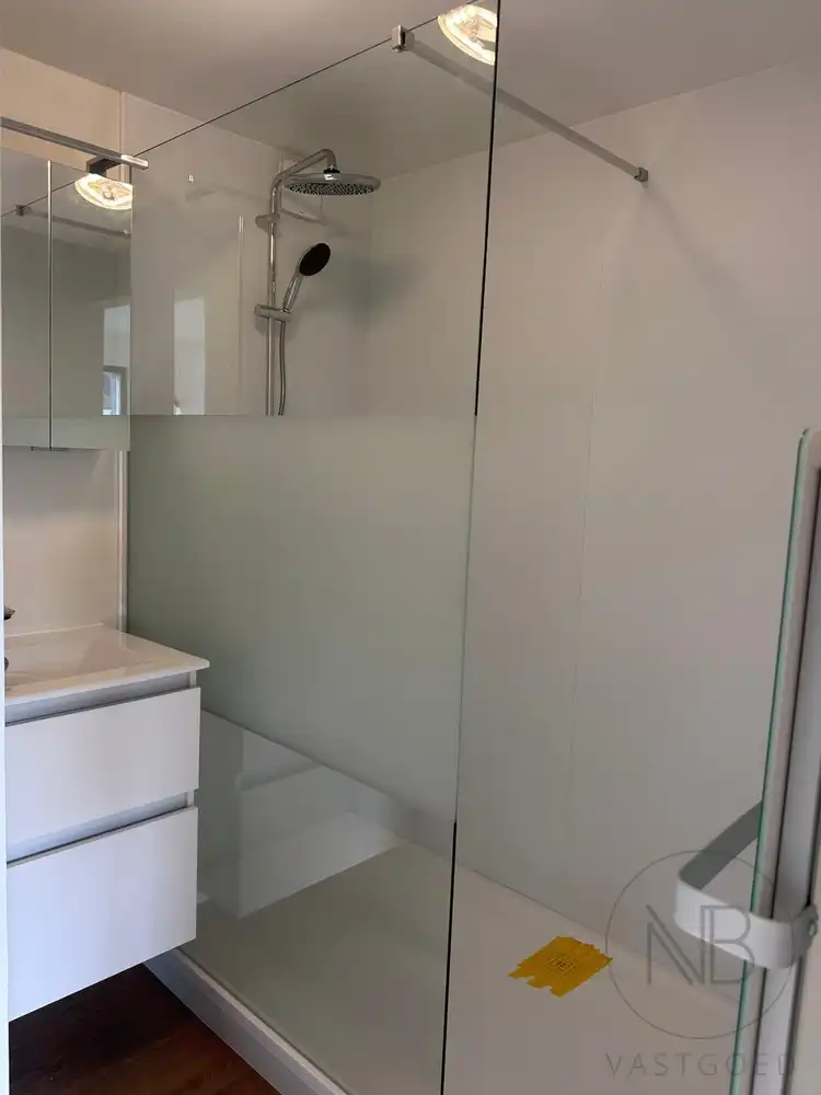 Modern appartement met 1 slaapkamer foto 11