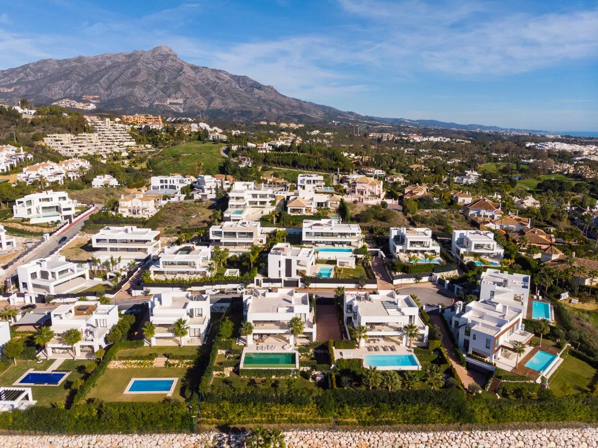 Spectaculaire villa met panoramisch uitzicht in Nueva Andalucía - luxe levensstijl in de iconische golfvallei van Marbella foto 29