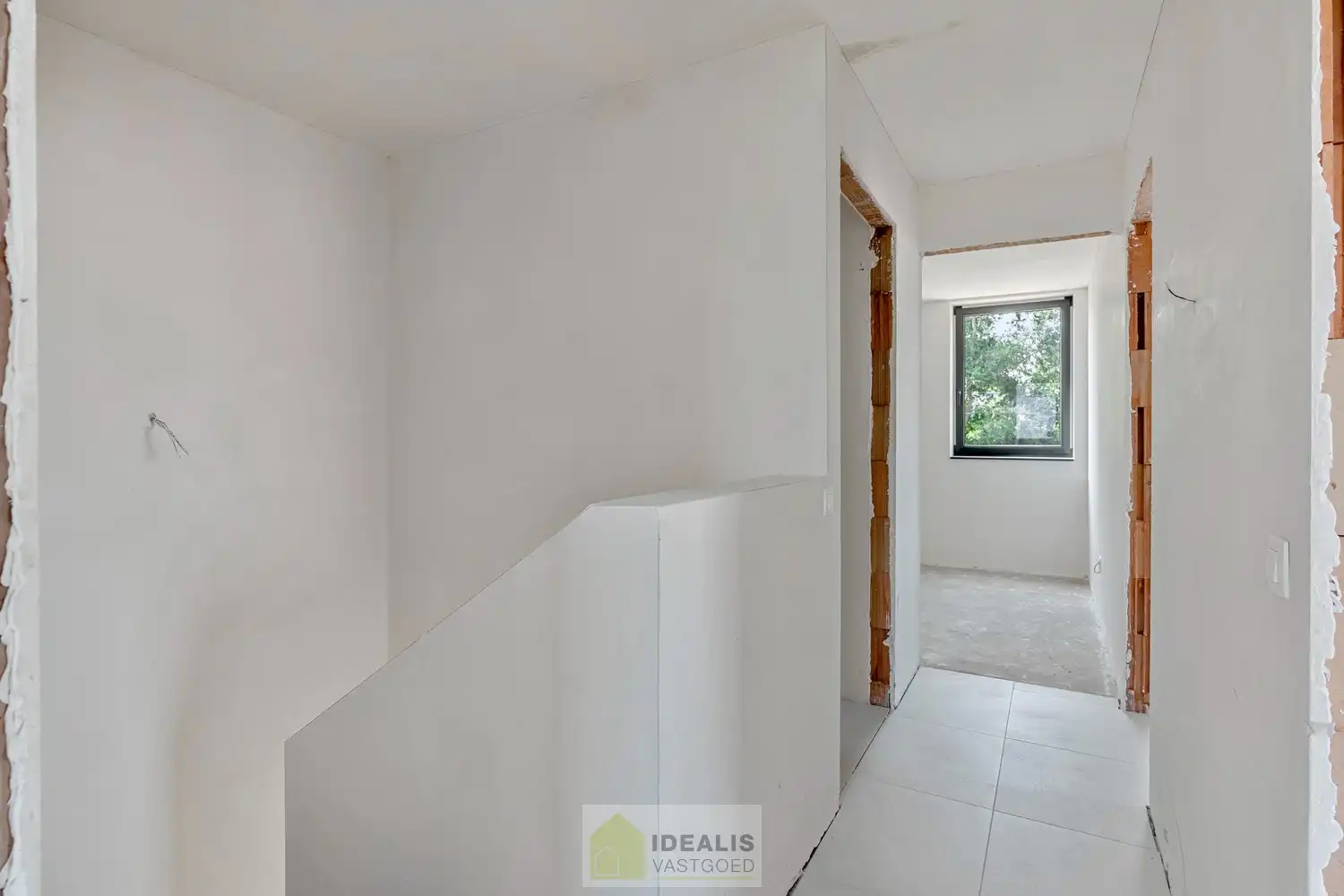 PRACHTIGE NIEUWBOUWWONING (GRONDAANDEEL €156.000 + 12% REGISTRATIERECHTEN EN CONSTRUCTIE €284.000 + 21% BTW) MET EEN HEERLIJK LICHTRIJKE WOONKAMER MET OPEN KEUKEN, RUIME BERGING, 3 SLAAPKAMERS foto 21