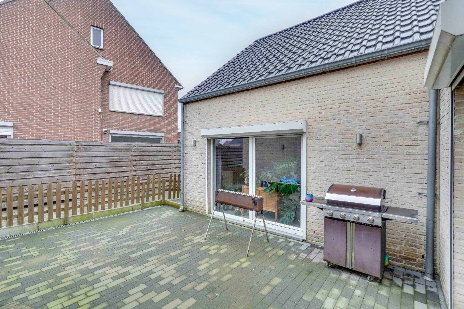 INSTAPKLARE GEZINSWONING OP EEN RUIM PERCEEL VAN 9A 72CA TE LANAKEN !  foto 22