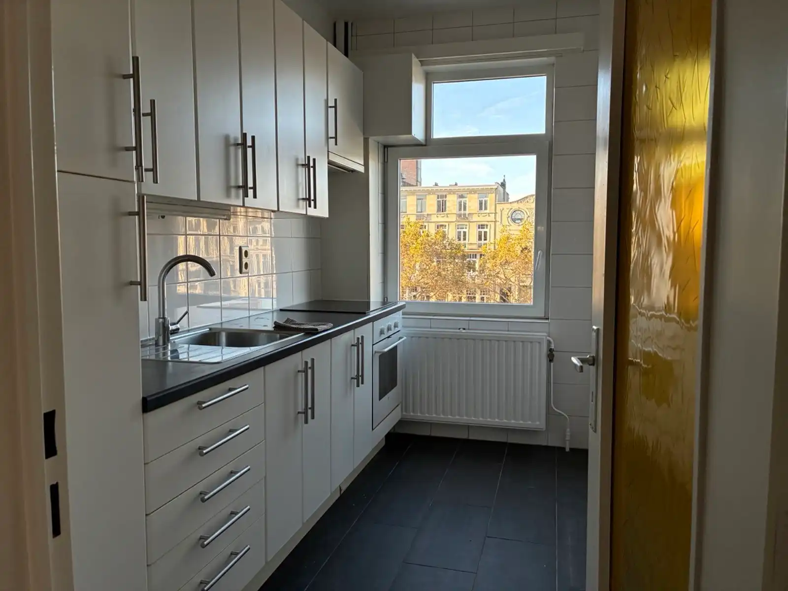 Twee slaapkamers, eigen parkeerplek & de stad aan je voeten! foto 9