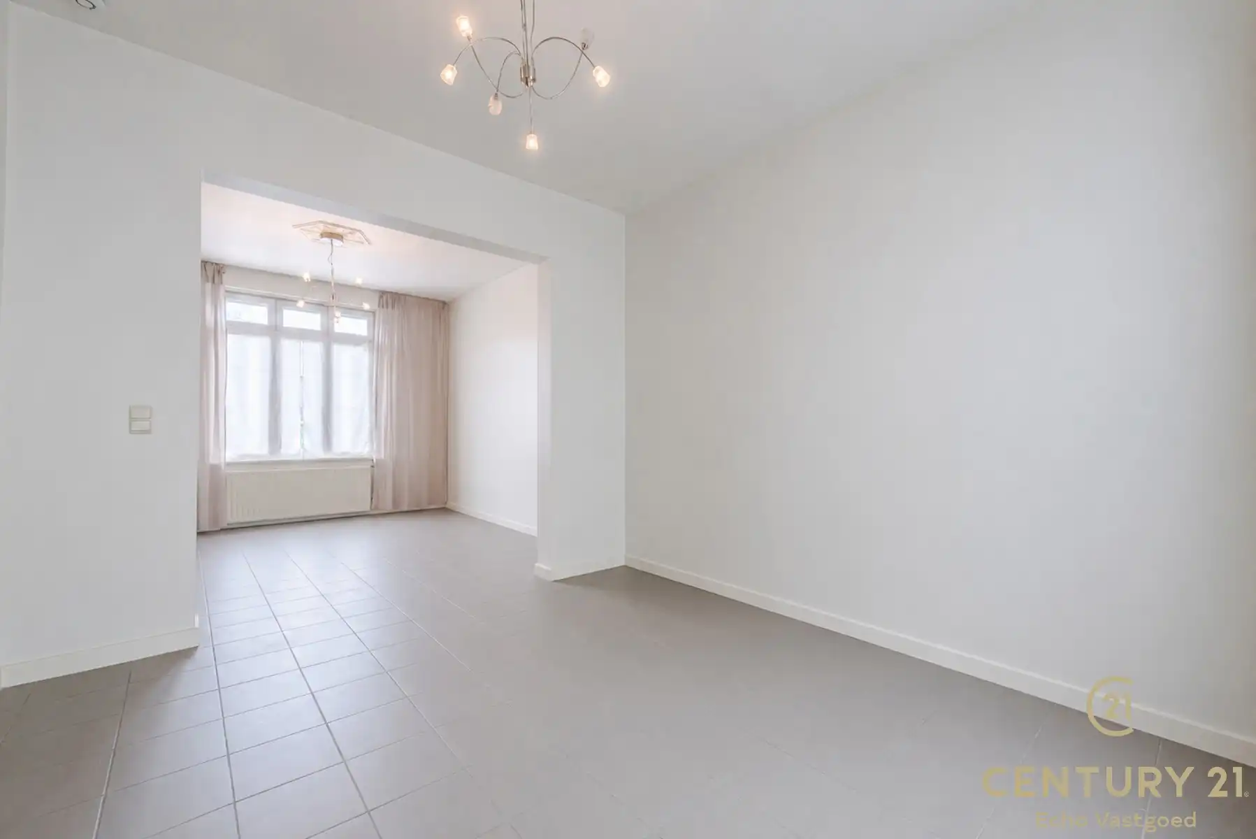 Verrassend ruime, onderhouden woning met zwembad en bijhuis. foto 5