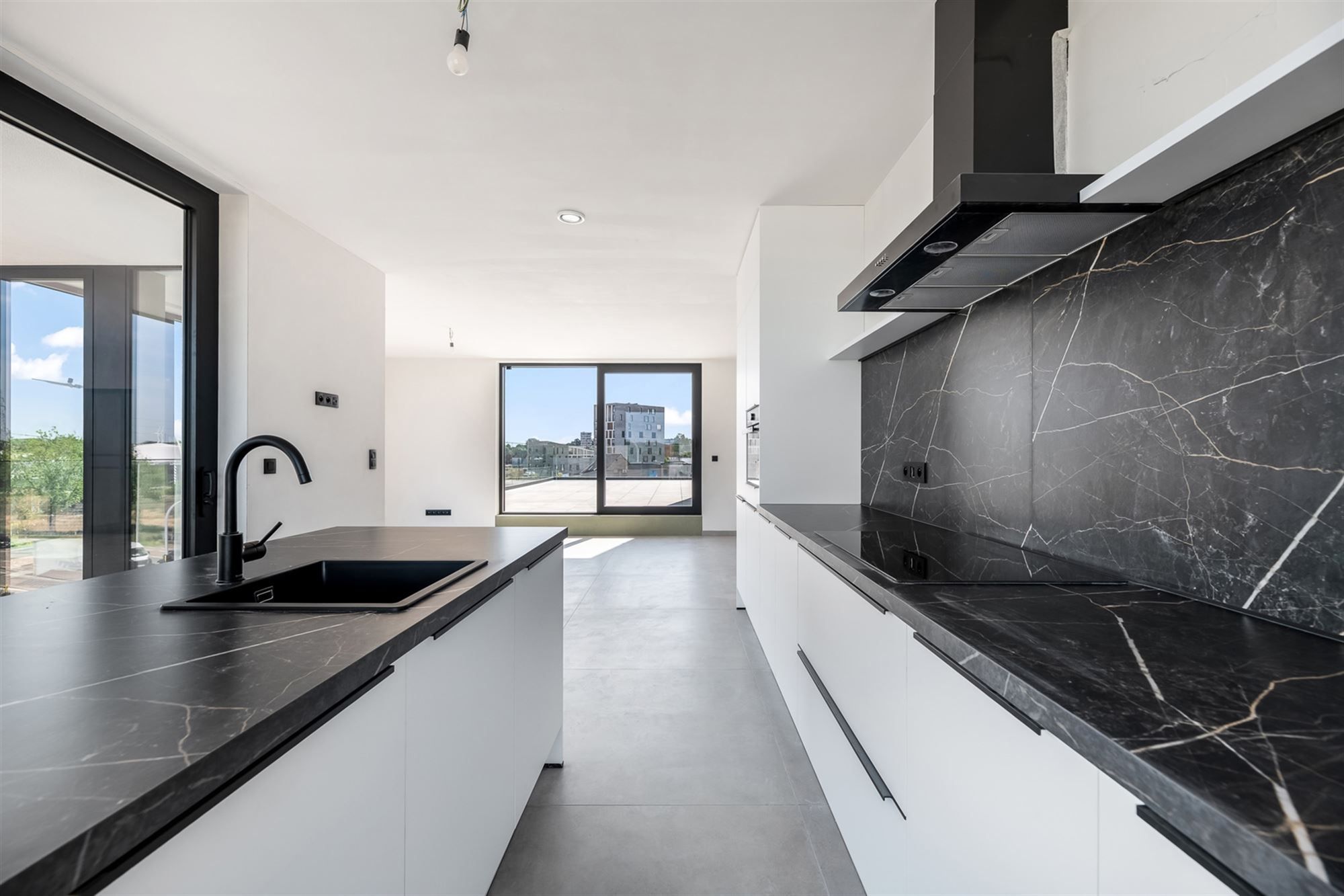 UITZONDERLIJK NIEUWBOUW APPARTEMENT VAN 126M² MET 2 SLAAPKAMERS EN 3 TERRASSEN VAN MAAR LIEFST 68M² MET MOGELIJKHEID TOT AANKOOP 6% BTW! foto 4