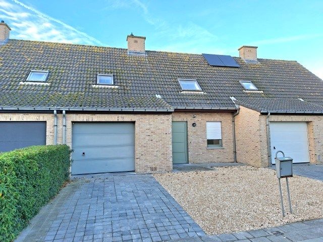 Rustig gelegen rijwoning foto {{pictureIndex}}