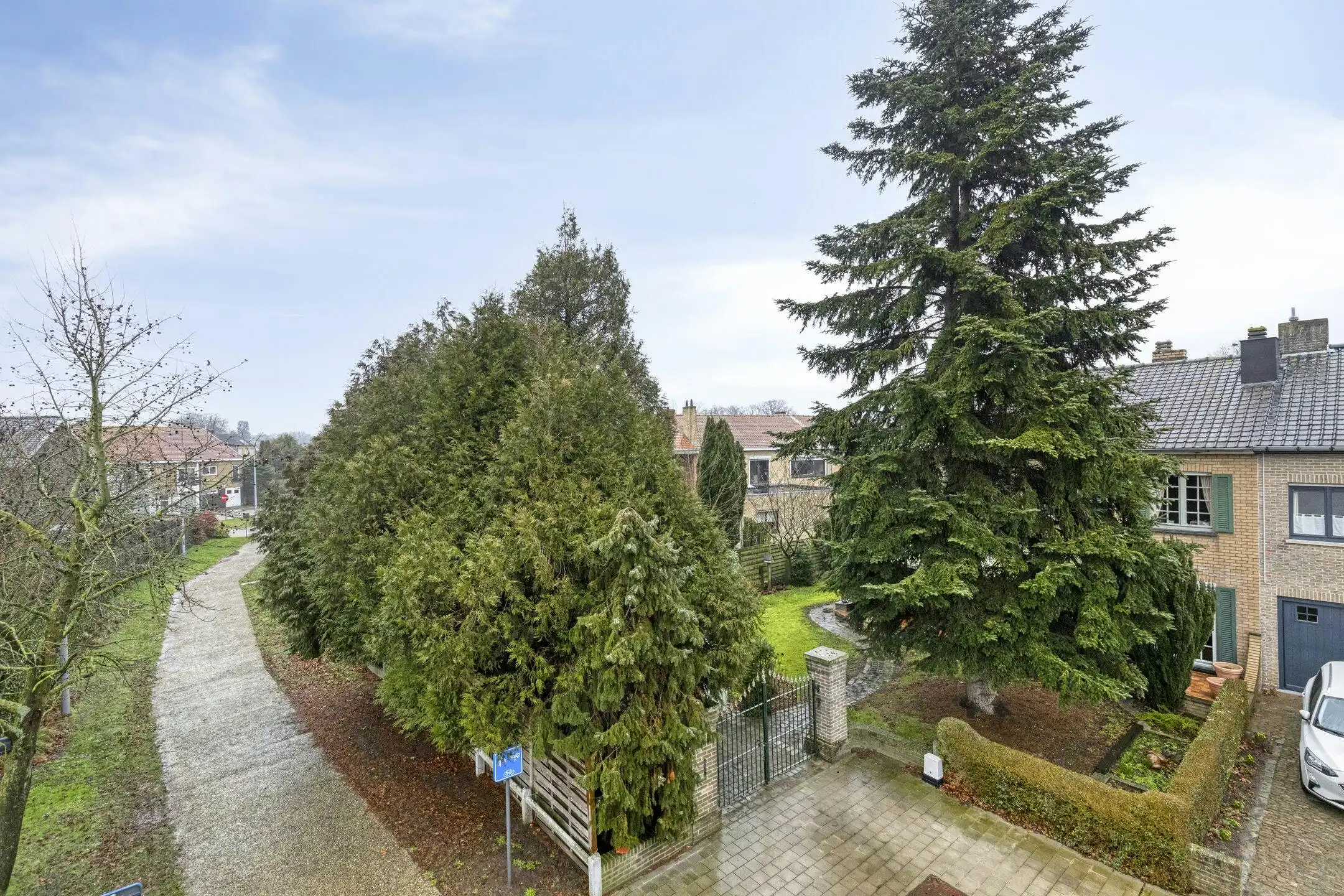 Halfopen bebouwing (4 slpk) te Sint-Andries in doodlopend straat  foto 2