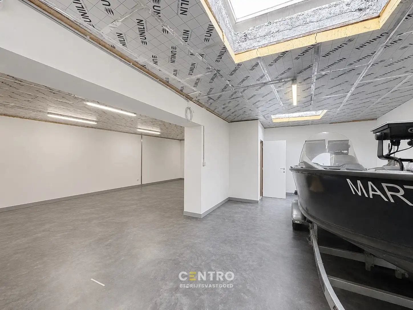 Uniek, betaalbaar aanbod: Instapklaar en goed geïsoleerd MAGAZIJN met KANTOOR, voorzien van alle comfort (airco, keuken, sanitair, ...). Op een boogscheut van Brugge centrum! foto 10