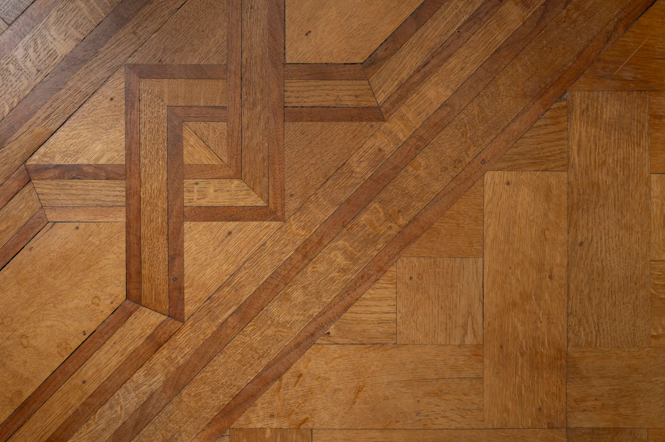 ANTWERPEN CENTRUM - Herenhuis met parking. foto 8