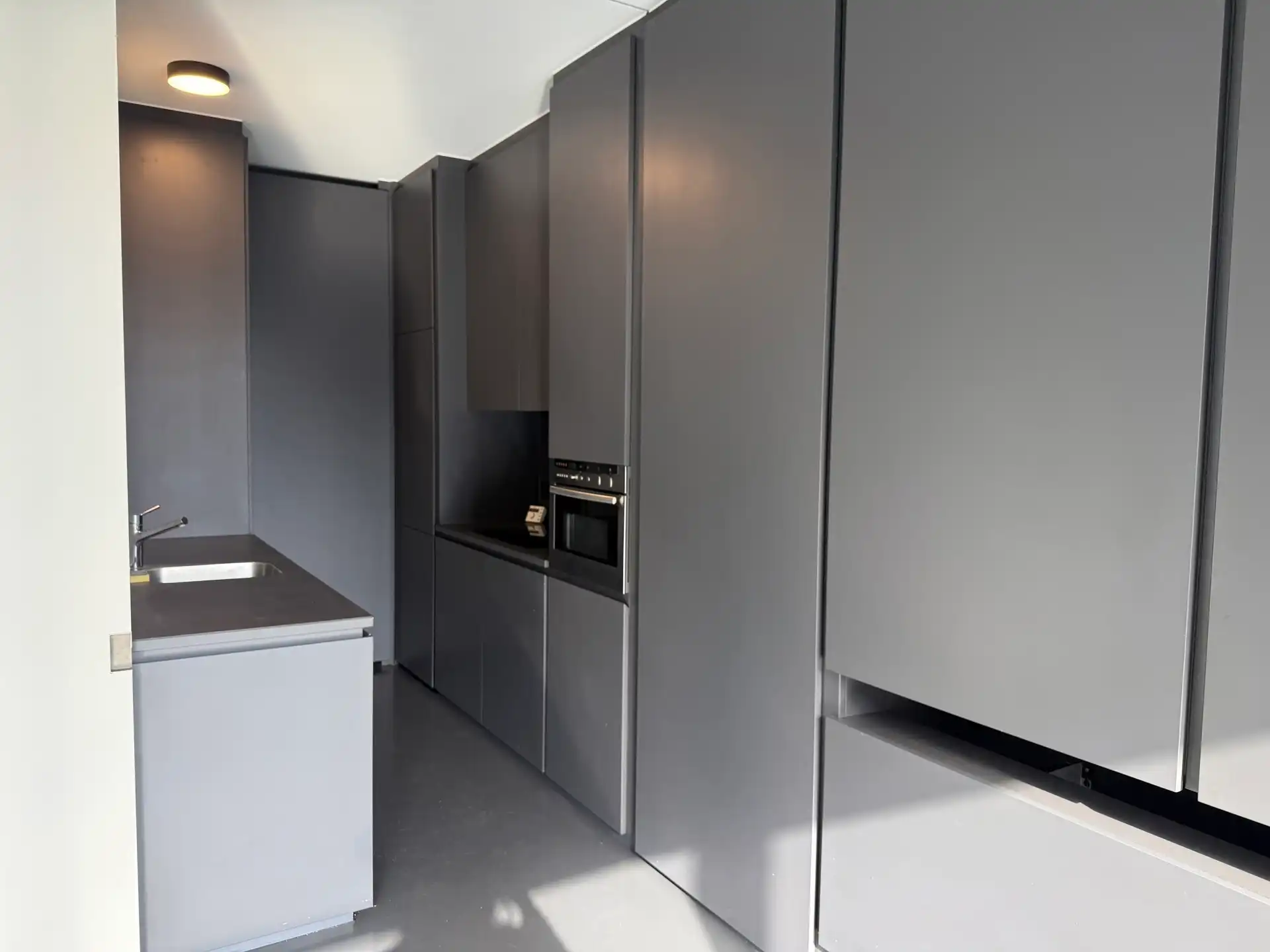 Luxe-loft (ca 90m²) gelegen in de Henri Van Heurckstraat. foto 3