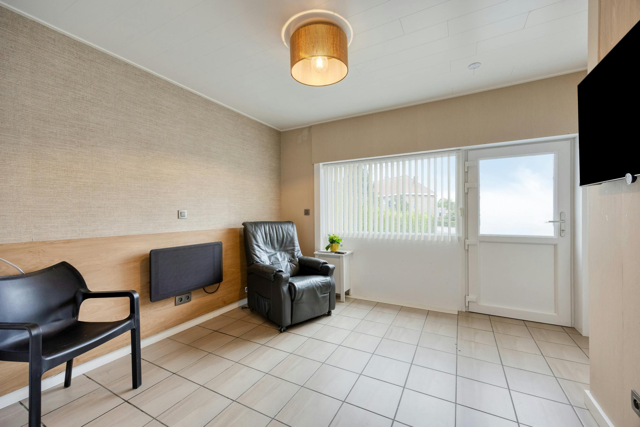 Unieke handelswoning met magazijn in Zomergem foto 12