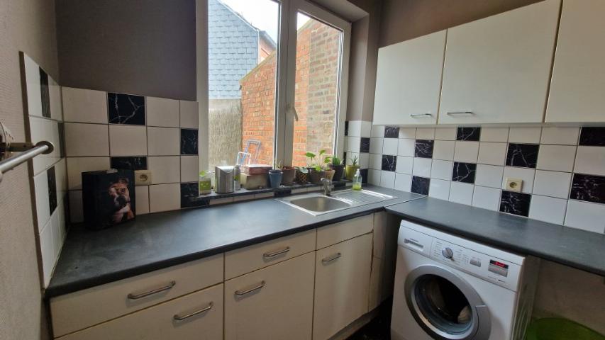 Ruime EENGEZINSWONING met grote leefruimten, 2 slaapkamers en mooi terras, woning met mogelijkheden, op 1 are 33 ca. foto 12