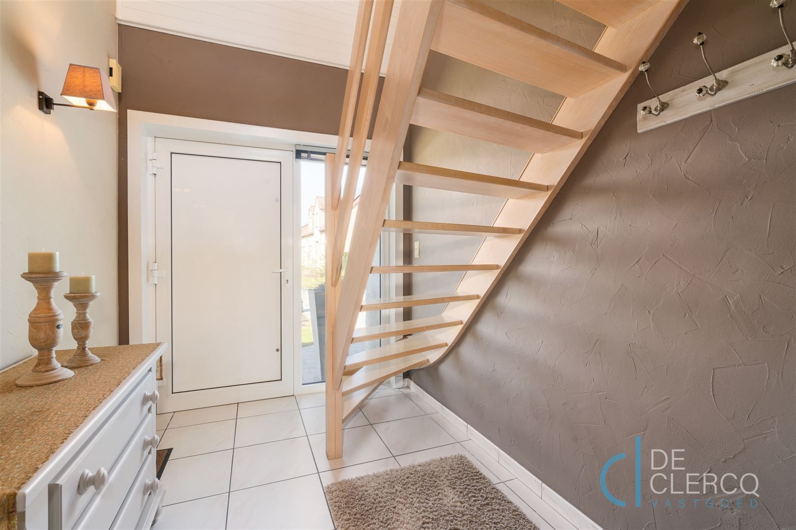 Vrijstaande woning met prachtige lounge en tuin te koop!  foto 10