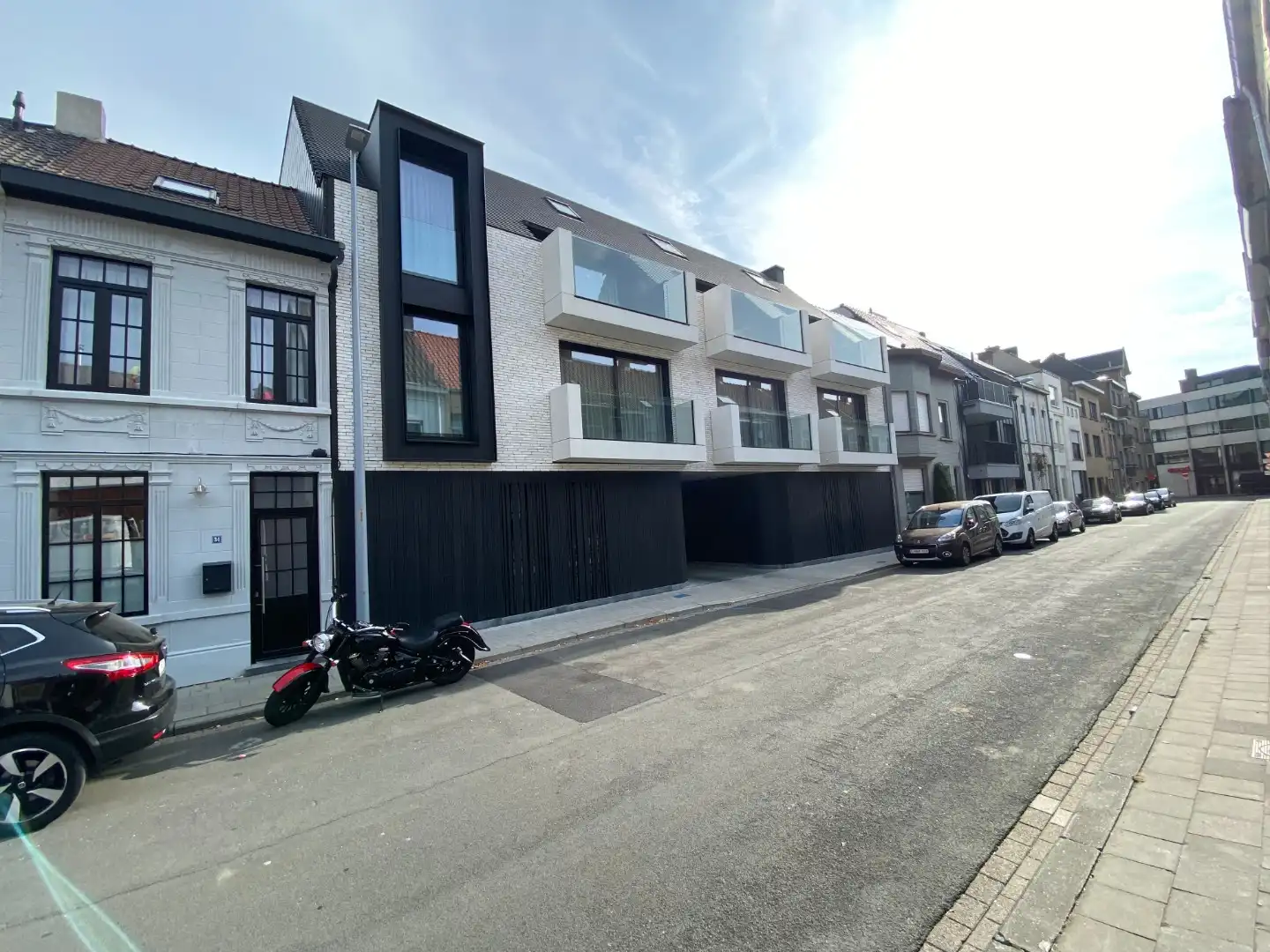 Overdekte autostaanplaats te huur centrum Roeselare foto 4