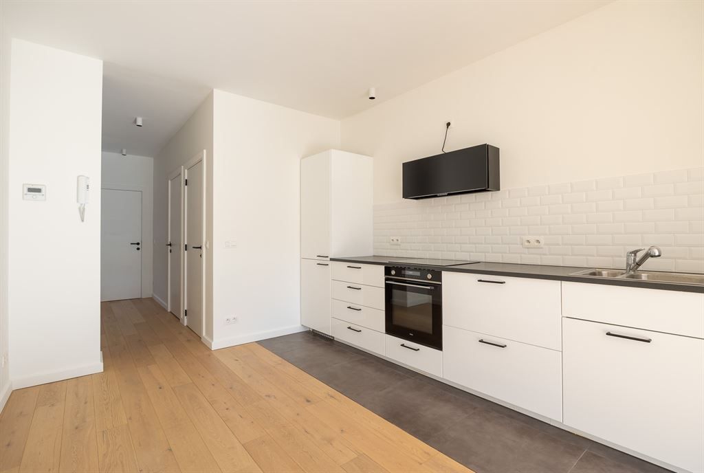 Recent gerenoveerd, lichtrijk appartement foto 4